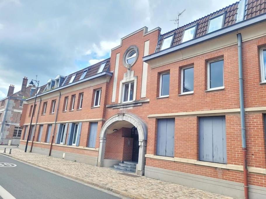 De 90m² Situe Dans Le Vieux-lille. Apartamento
