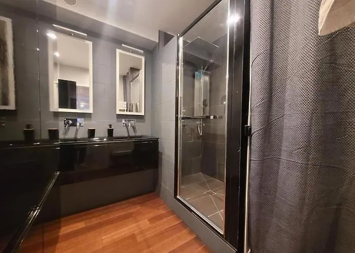 Appartement De 90M² Situe Dans Le Vieux-Lille.