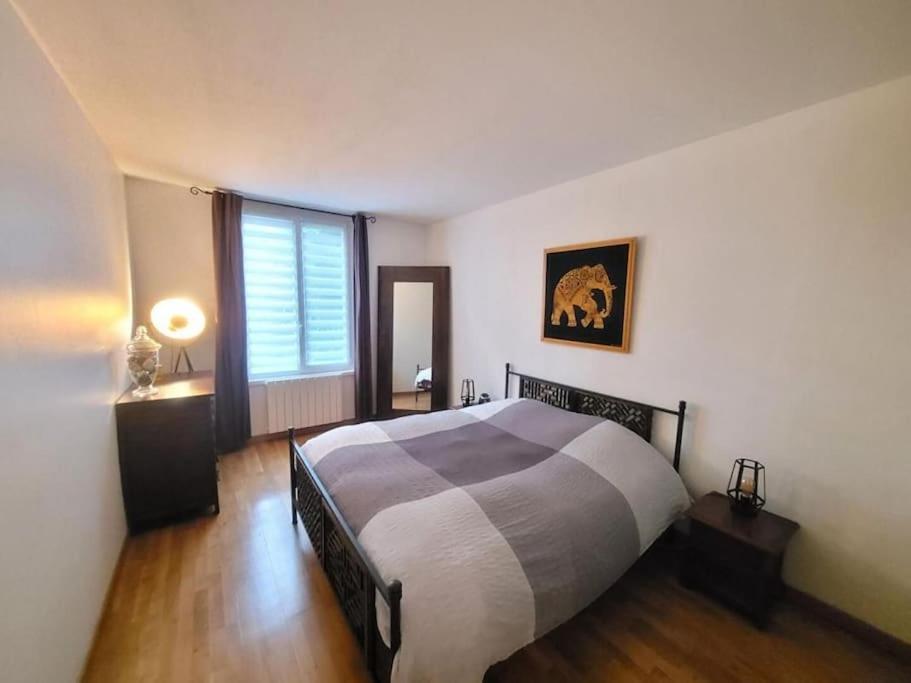 De 90m² Situe Dans Le Vieux-lille. Lilla