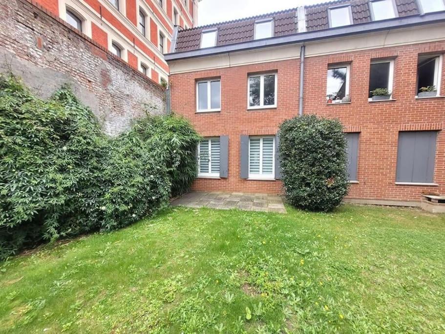 De 90m² Situe Dans Le Vieux-lille. Apartment *